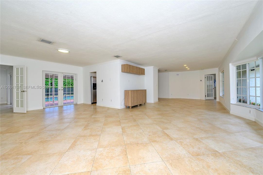En Renta: $6,295 (4 camas, 3 baños, 2043 Pies cuadrados)