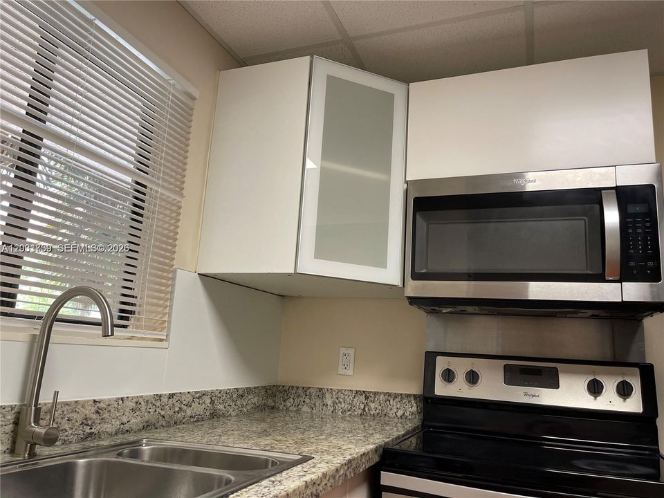 En Venta: $223,999 (2 camas, 2 baños, 963 Pies cuadrados)