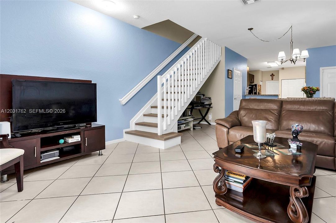 For Sale: $539,900 (3 beds, 2 baths, 1605 Square Feet)