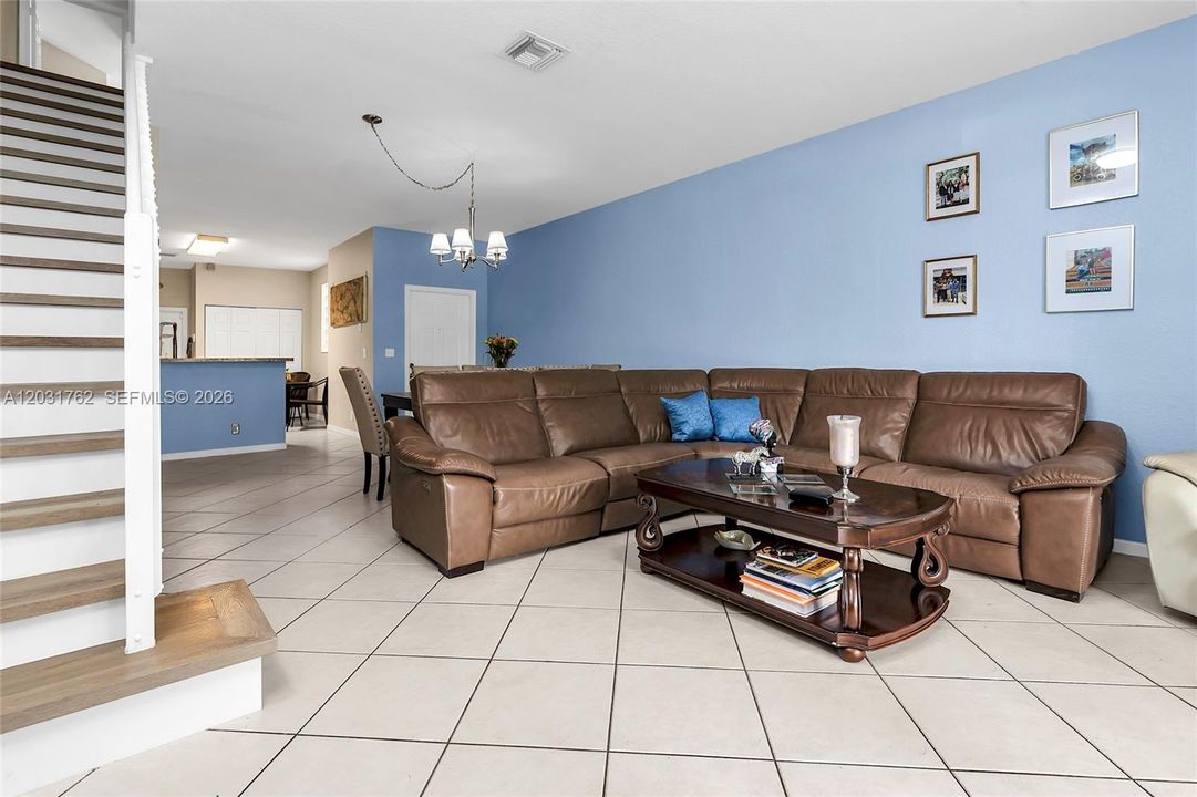 For Sale: $539,900 (3 beds, 2 baths, 1605 Square Feet)