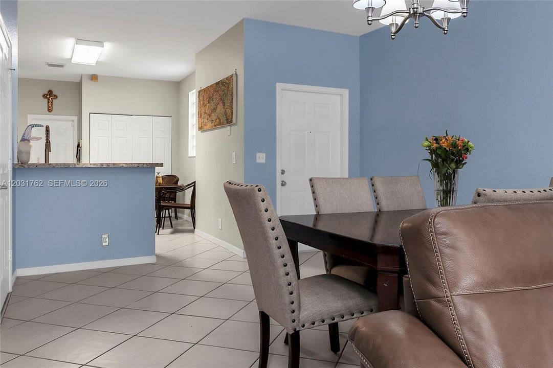 For Sale: $539,900 (3 beds, 2 baths, 1605 Square Feet)