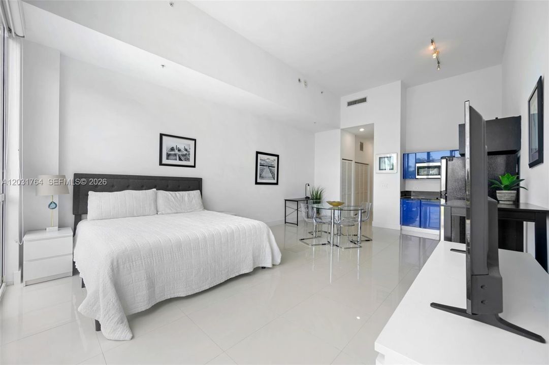 For Rent: $2,350 (0 beds, 1 baths, 506 Square Feet)