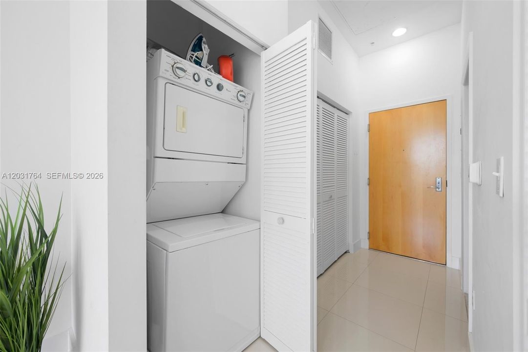 For Rent: $2,350 (0 beds, 1 baths, 506 Square Feet)