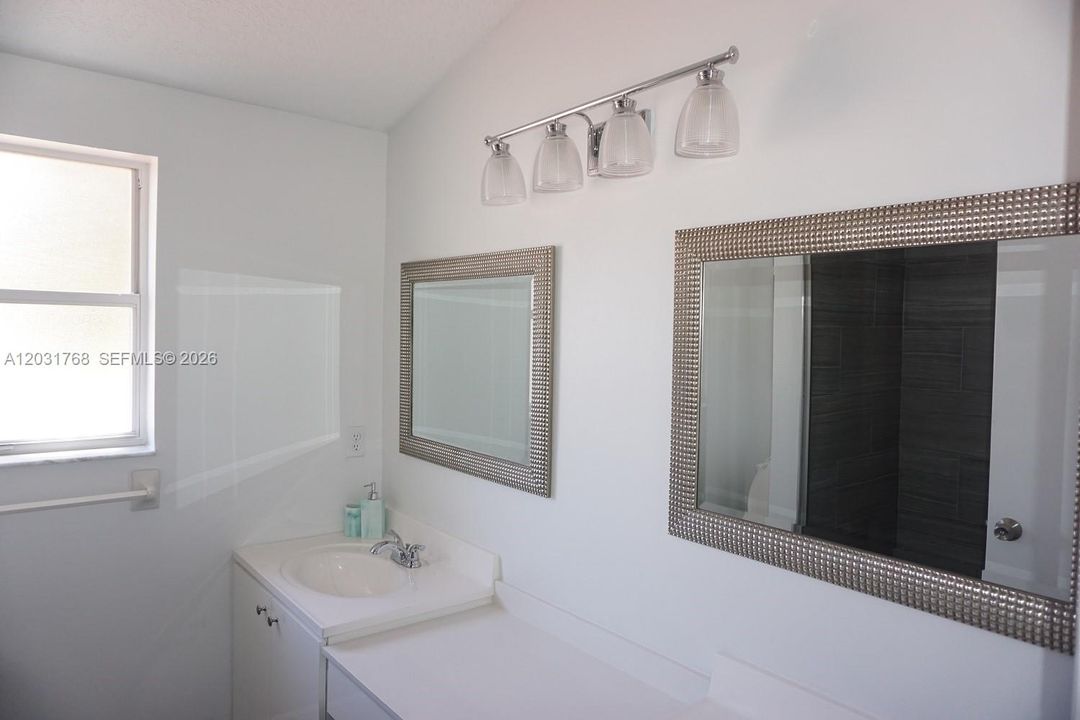For Rent: $3,800 (3 beds, 2 baths, 1508 Square Feet)