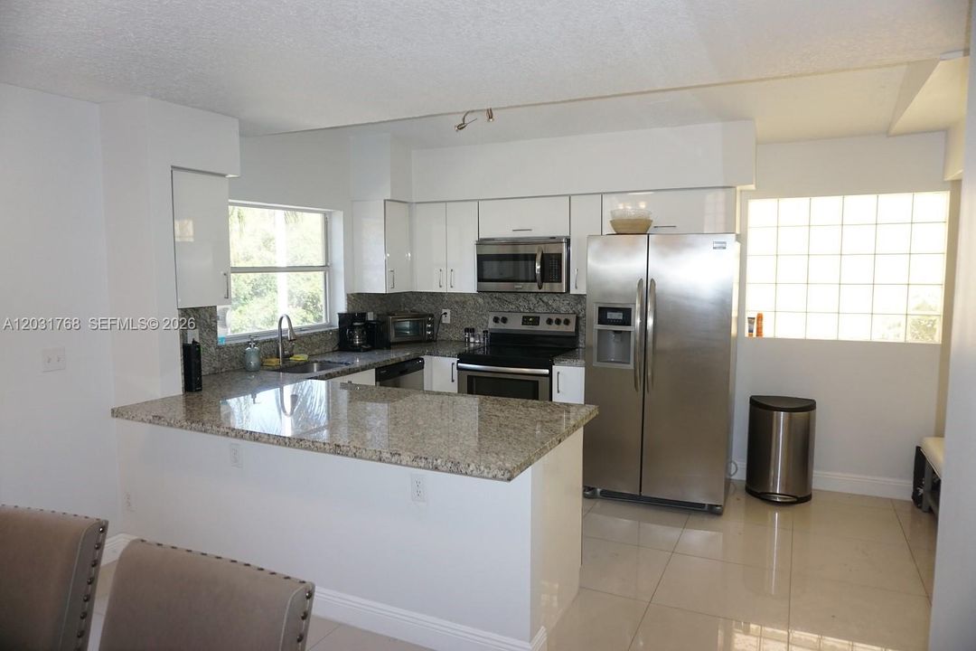 For Rent: $3,800 (3 beds, 2 baths, 1508 Square Feet)