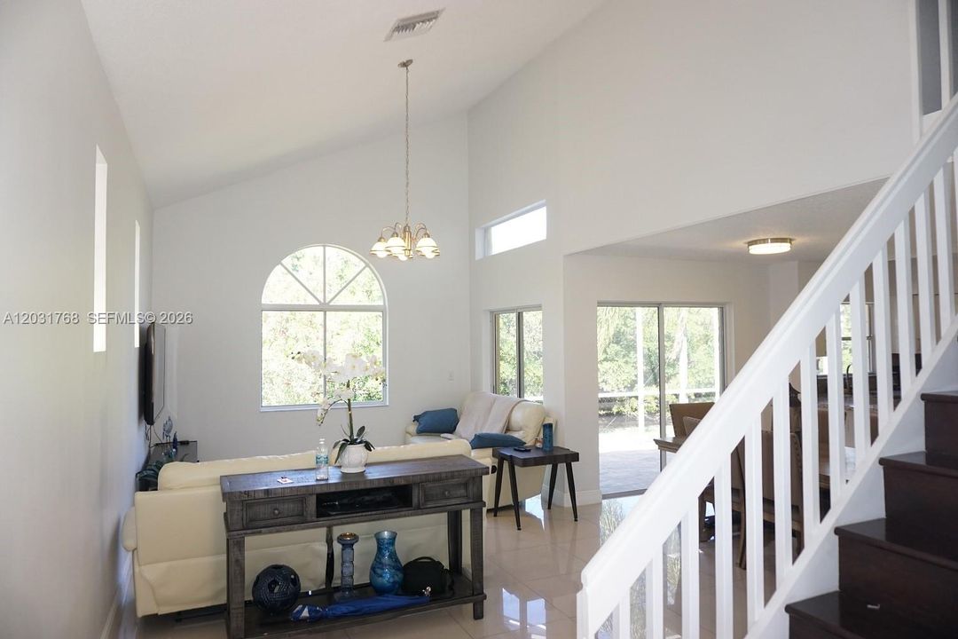For Rent: $3,800 (3 beds, 2 baths, 1508 Square Feet)