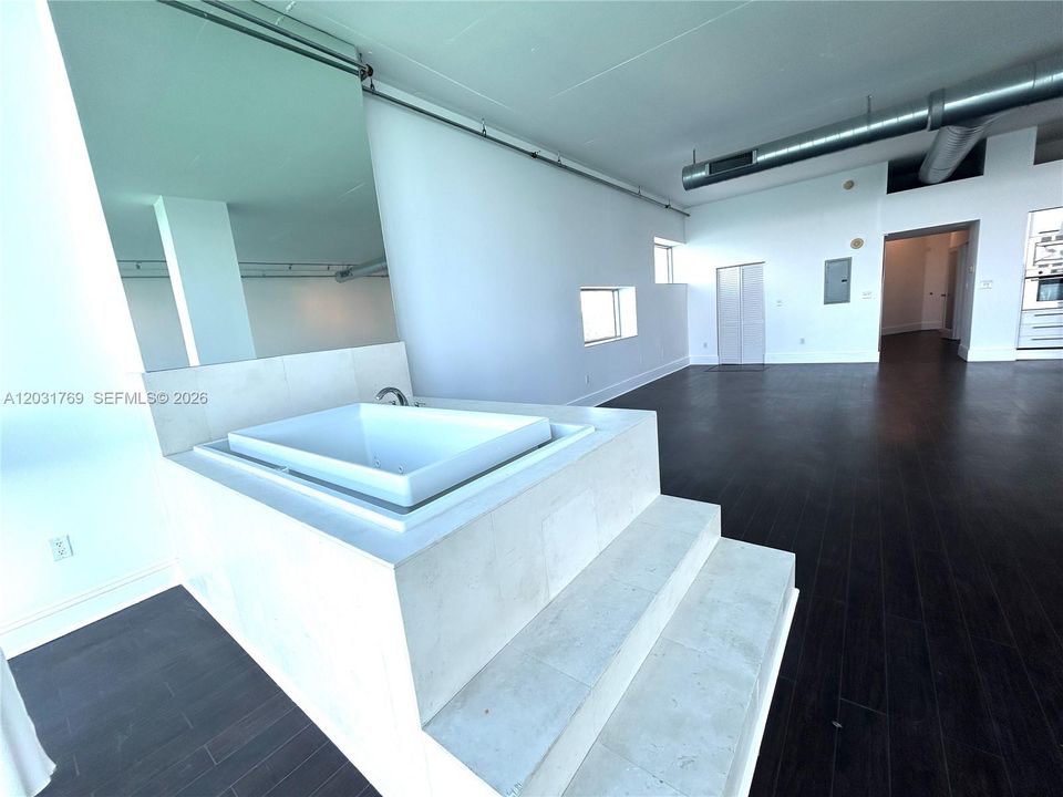 For Rent: $5,900 (2 beds, 2 baths, 1804 Square Feet)