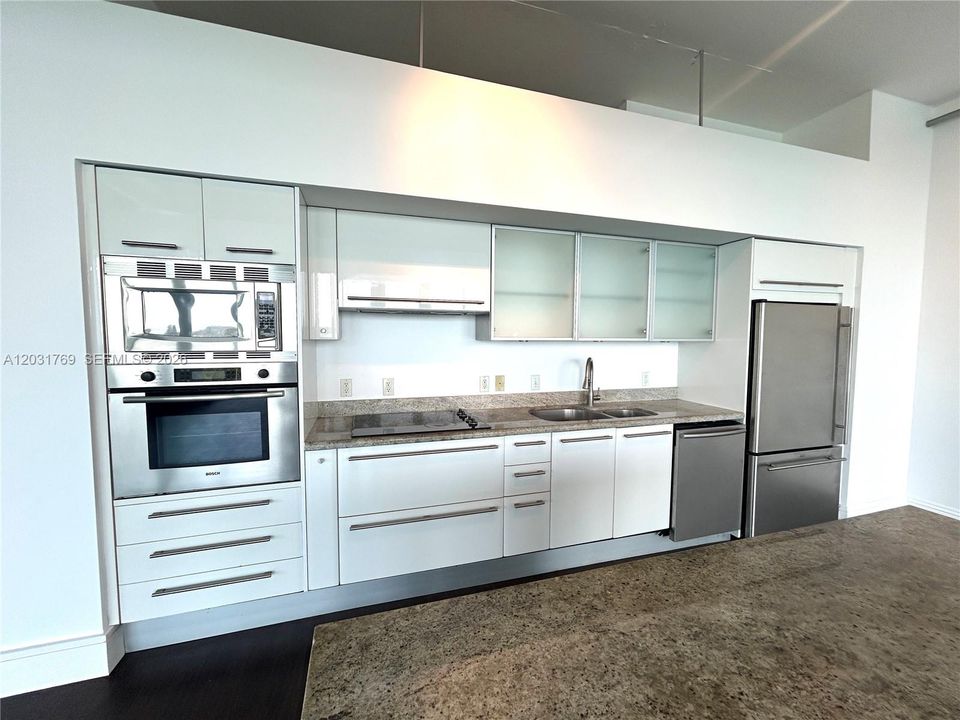 For Rent: $5,900 (2 beds, 2 baths, 1804 Square Feet)