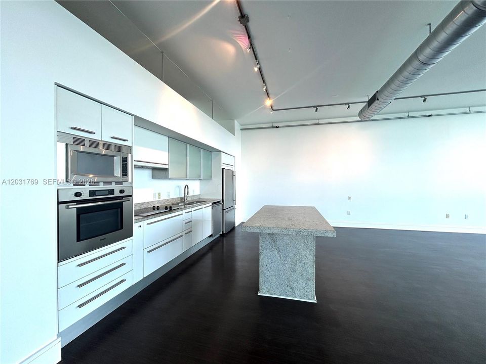 For Rent: $5,900 (2 beds, 2 baths, 1804 Square Feet)