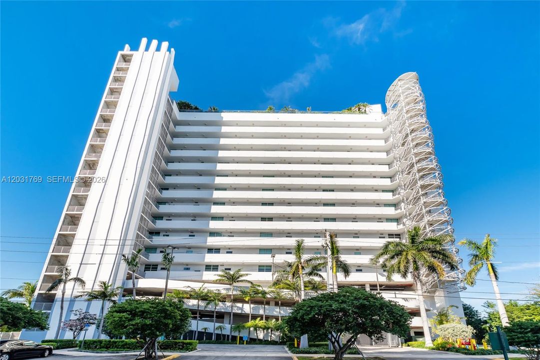 For Rent: $5,900 (2 beds, 2 baths, 1804 Square Feet)