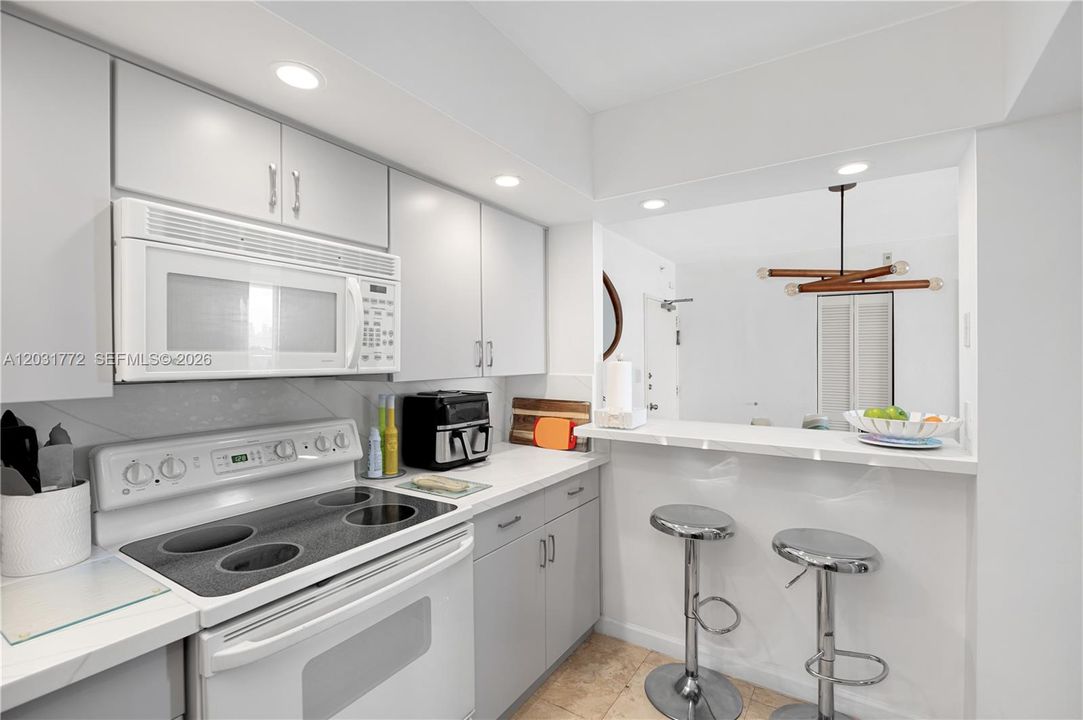 For Rent: $4,800 (2 beds, 2 baths, 1190 Square Feet)