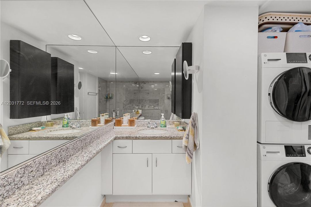 For Rent: $4,800 (2 beds, 2 baths, 1190 Square Feet)