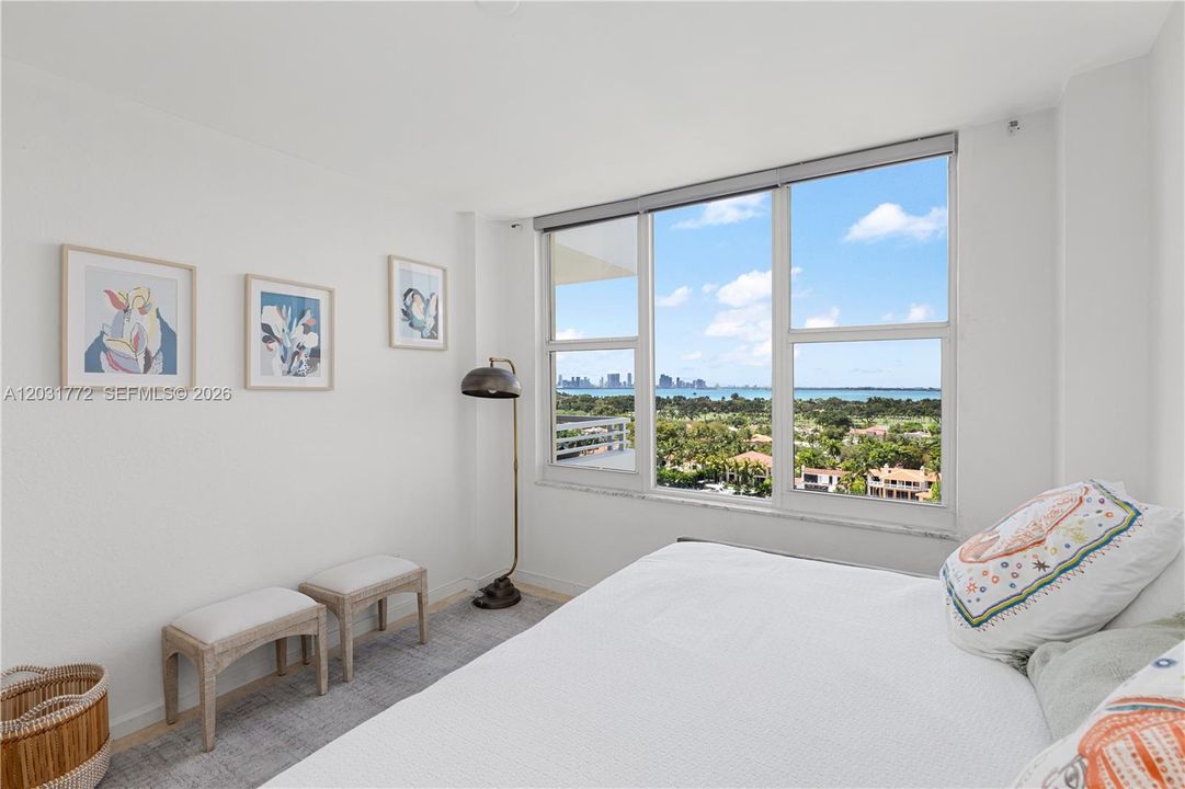 For Rent: $4,800 (2 beds, 2 baths, 1190 Square Feet)