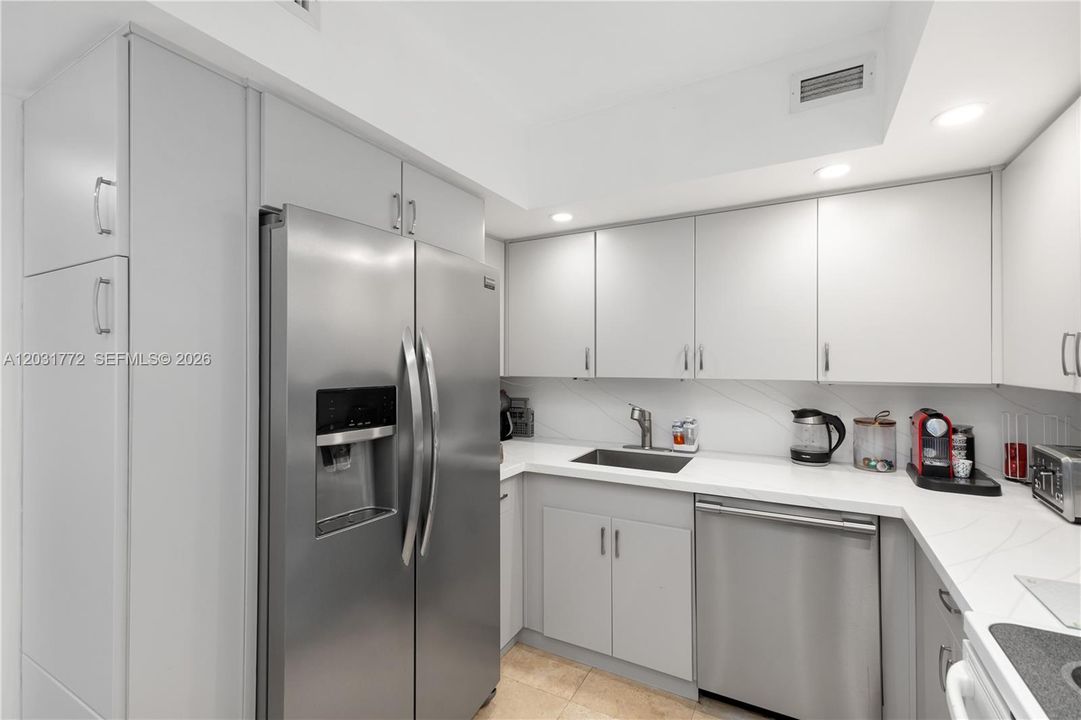 For Rent: $4,800 (2 beds, 2 baths, 1190 Square Feet)