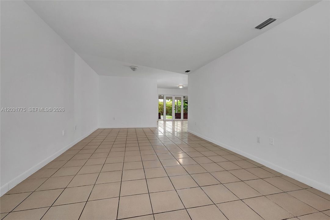 For Sale: $564,000 (3 beds, 2 baths, 1338 Square Feet)