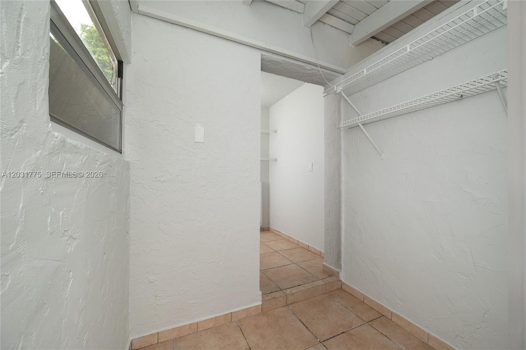 For Sale: $564,000 (3 beds, 2 baths, 1338 Square Feet)