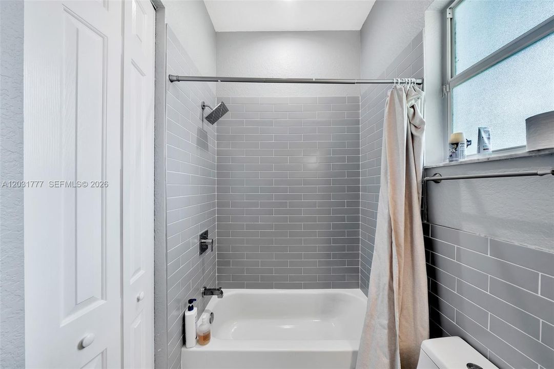 For Rent: $3,750 (3 beds, 2 baths, 1697 Square Feet)