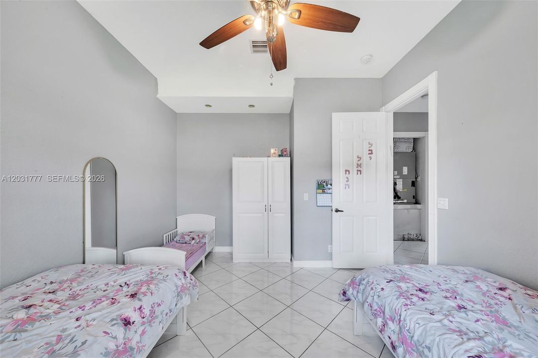 For Rent: $3,750 (3 beds, 2 baths, 1697 Square Feet)