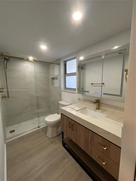 For Rent: $1,695 (1 beds, 1 baths, 700 Square Feet)