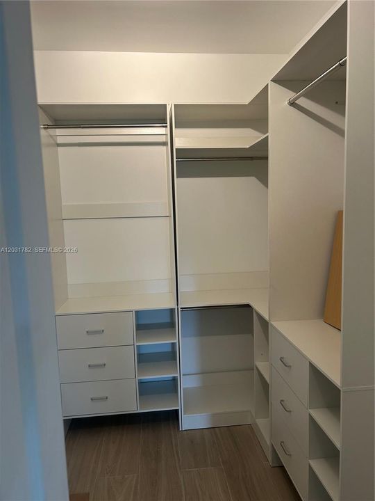 For Rent: $1,695 (1 beds, 1 baths, 700 Square Feet)