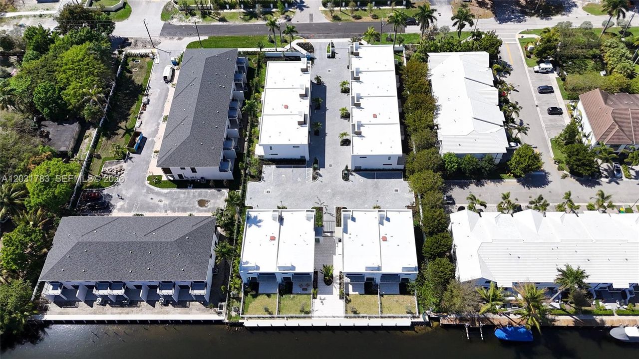 En Venta: $1,399,000 (3 camas, 2 baños, 2100 Pies cuadrados)