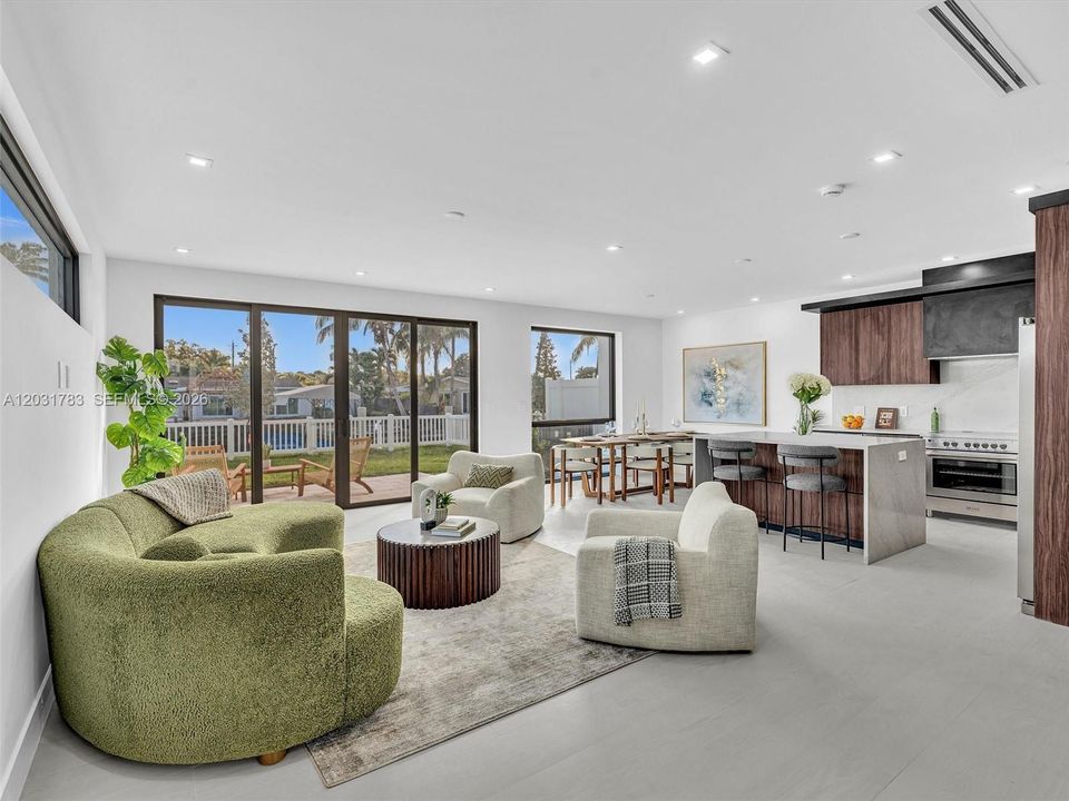 En Venta: $1,399,000 (3 camas, 2 baños, 2100 Pies cuadrados)
