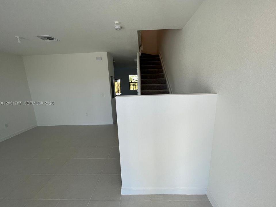 En Renta: $2,400 (3 camas, 2 baños, 1545 Pies cuadrados)