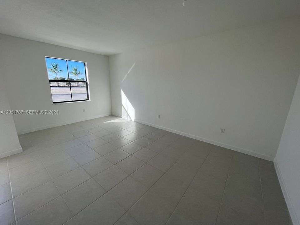 En Renta: $2,400 (3 camas, 2 baños, 1545 Pies cuadrados)