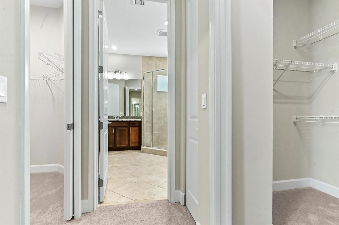 41 Bathroom 05