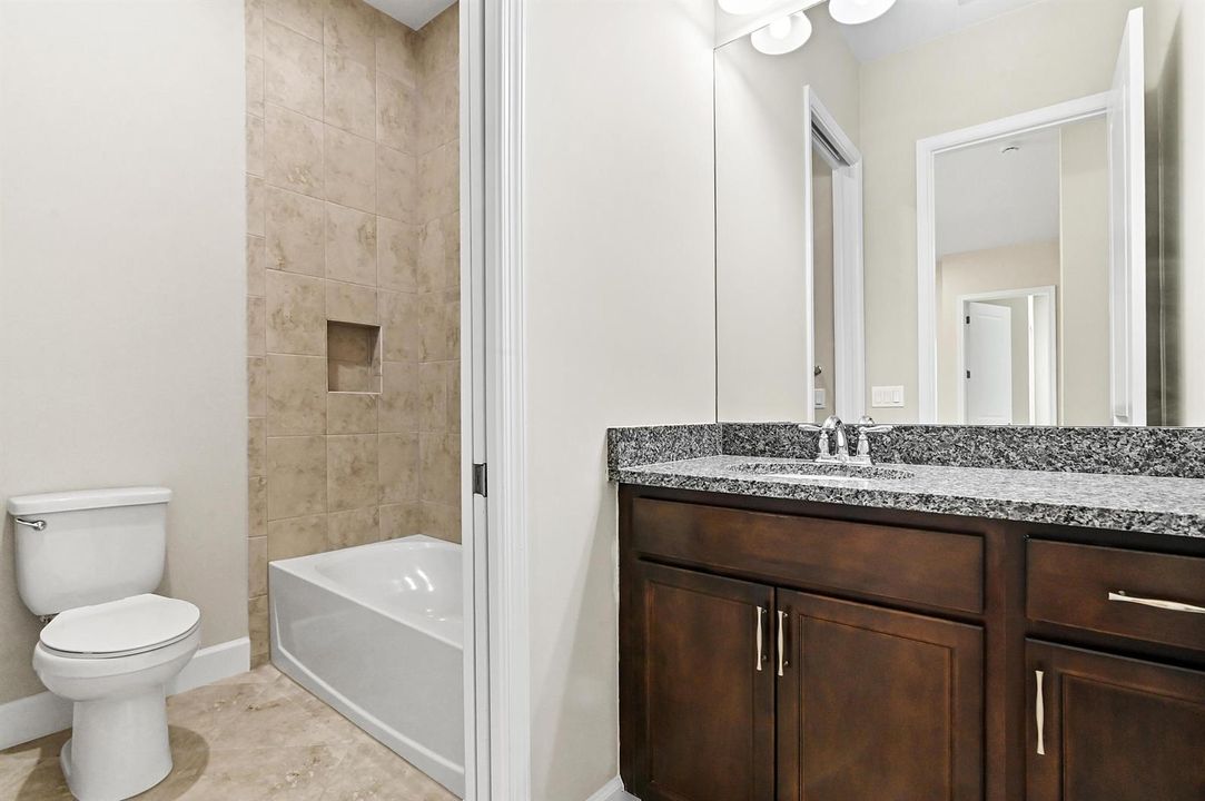 37 Bathroom 04