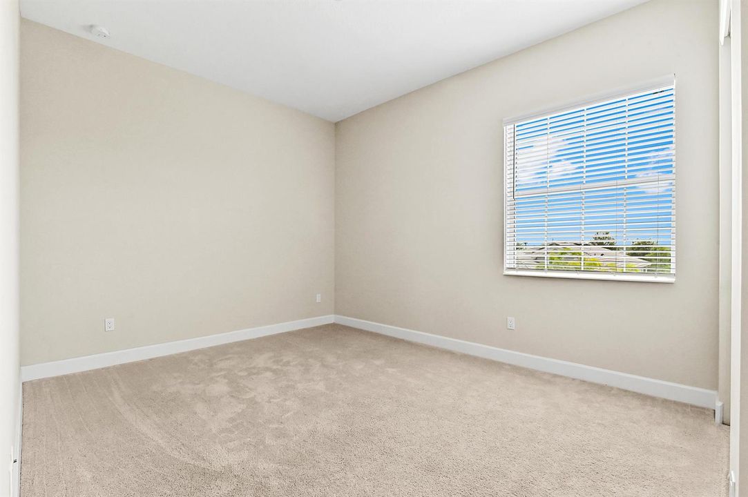 31 Bedroom 03