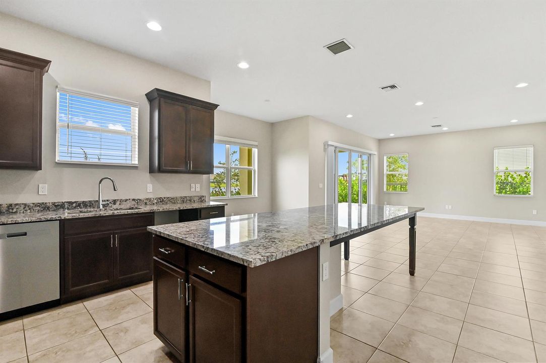 19 Kitchen 04