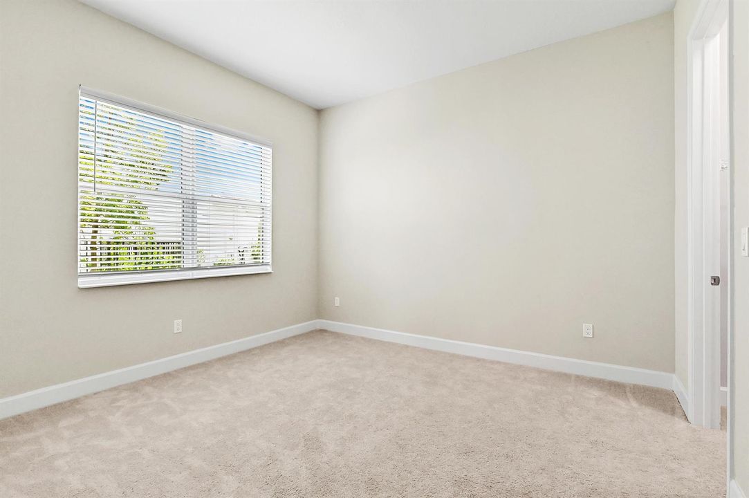 23 Bedroom 01