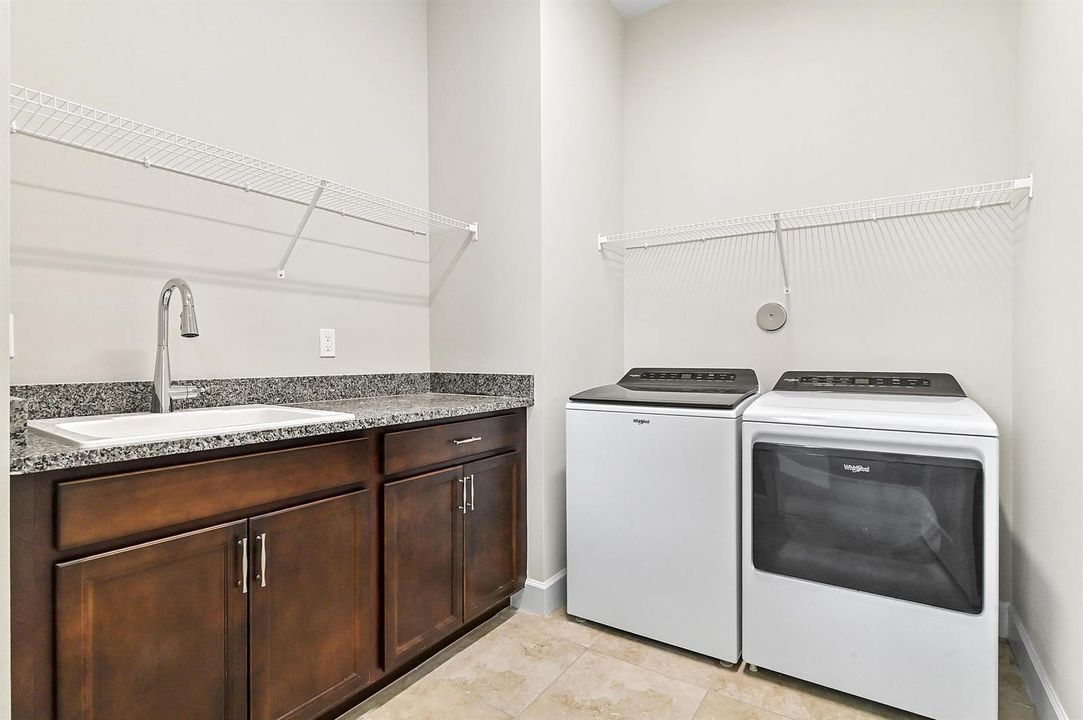 26 Laundry room 01