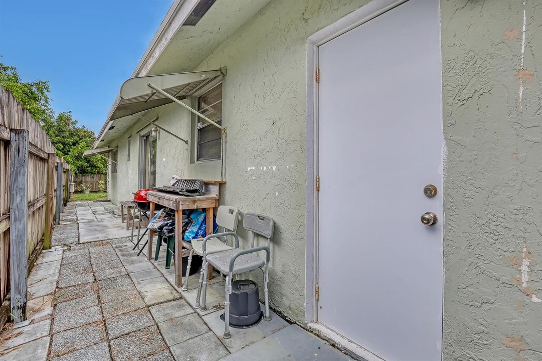 302 SW 8th (24)