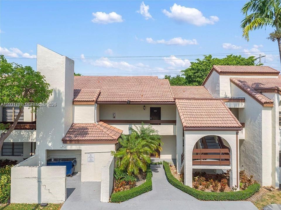 For Rent: $1,900 (1 beds, 1 baths, 750 Square Feet)