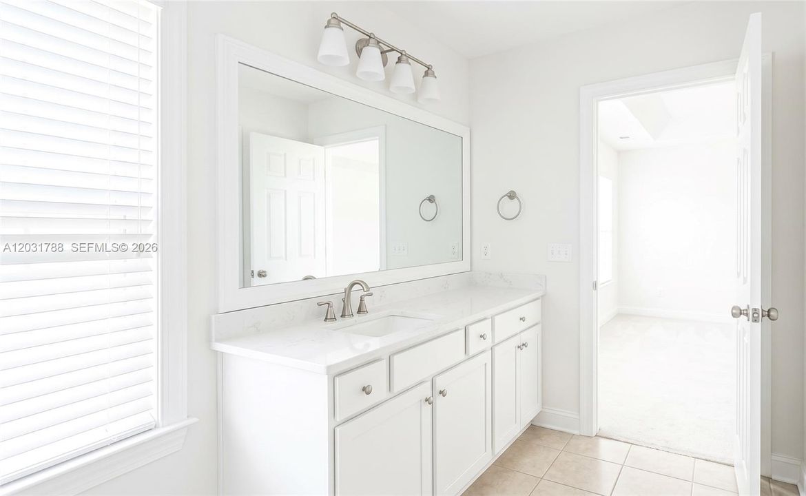 For Rent: $1,900 (1 beds, 1 baths, 750 Square Feet)