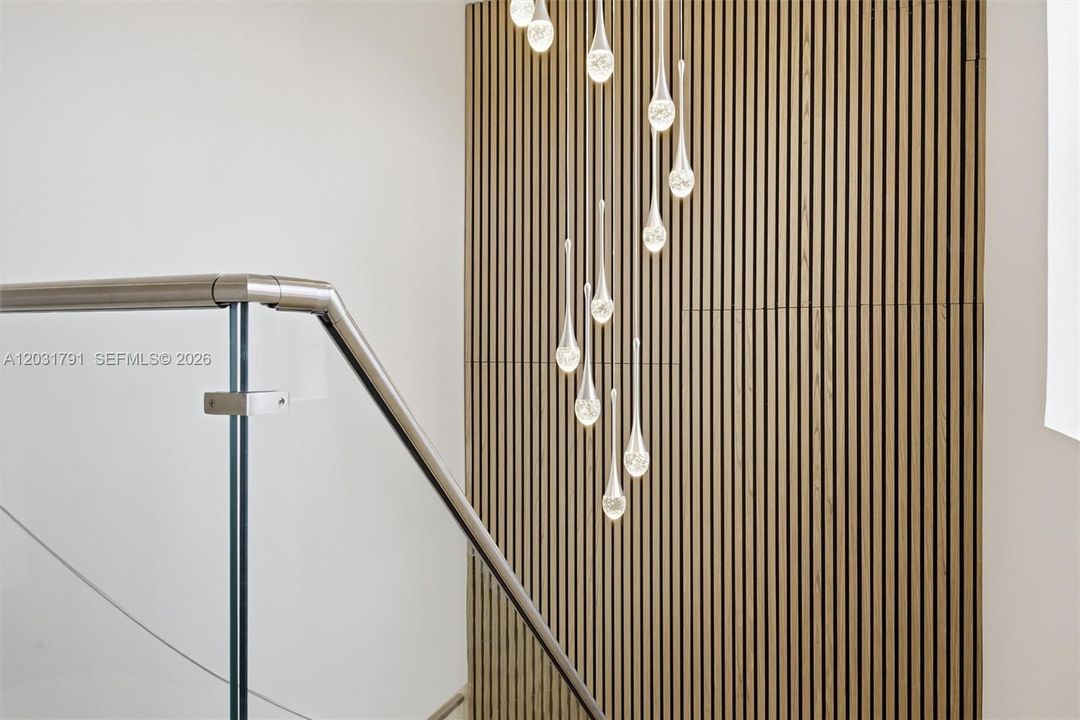 Beautiful Stairwell Wall Finish & lamp