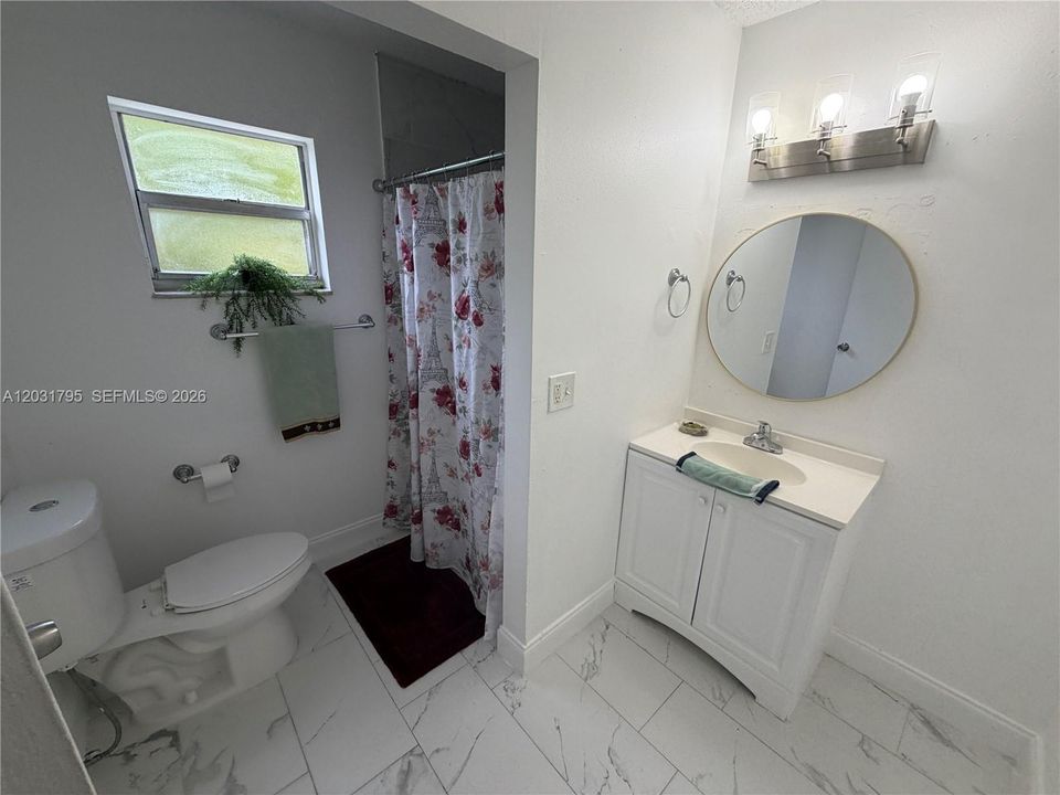 For Rent: $2,890 (4 beds, 2 baths, 1440 Square Feet)