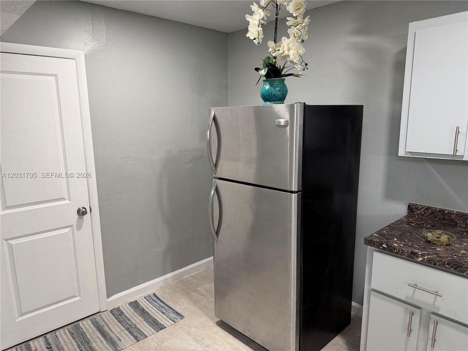 For Rent: $2,890 (4 beds, 2 baths, 1440 Square Feet)