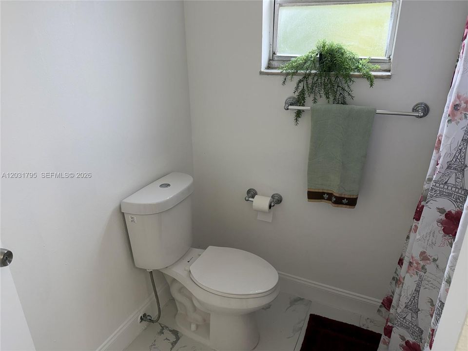 For Rent: $2,890 (4 beds, 2 baths, 1440 Square Feet)
