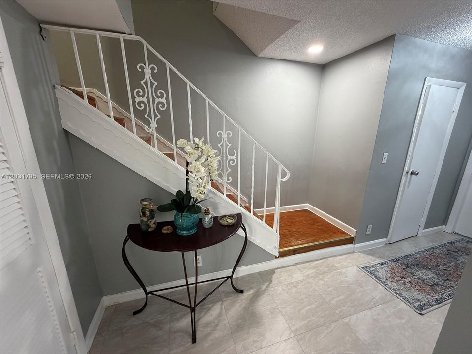 For Rent: $2,890 (4 beds, 2 baths, 1440 Square Feet)