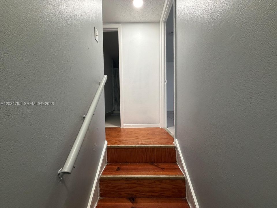 For Rent: $2,890 (4 beds, 2 baths, 1440 Square Feet)