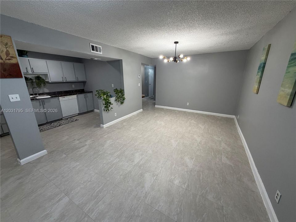 For Rent: $2,890 (4 beds, 2 baths, 1440 Square Feet)
