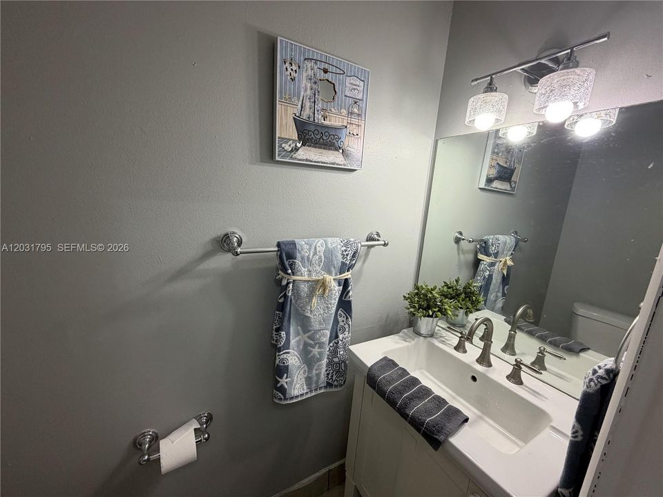 For Rent: $2,890 (4 beds, 2 baths, 1440 Square Feet)