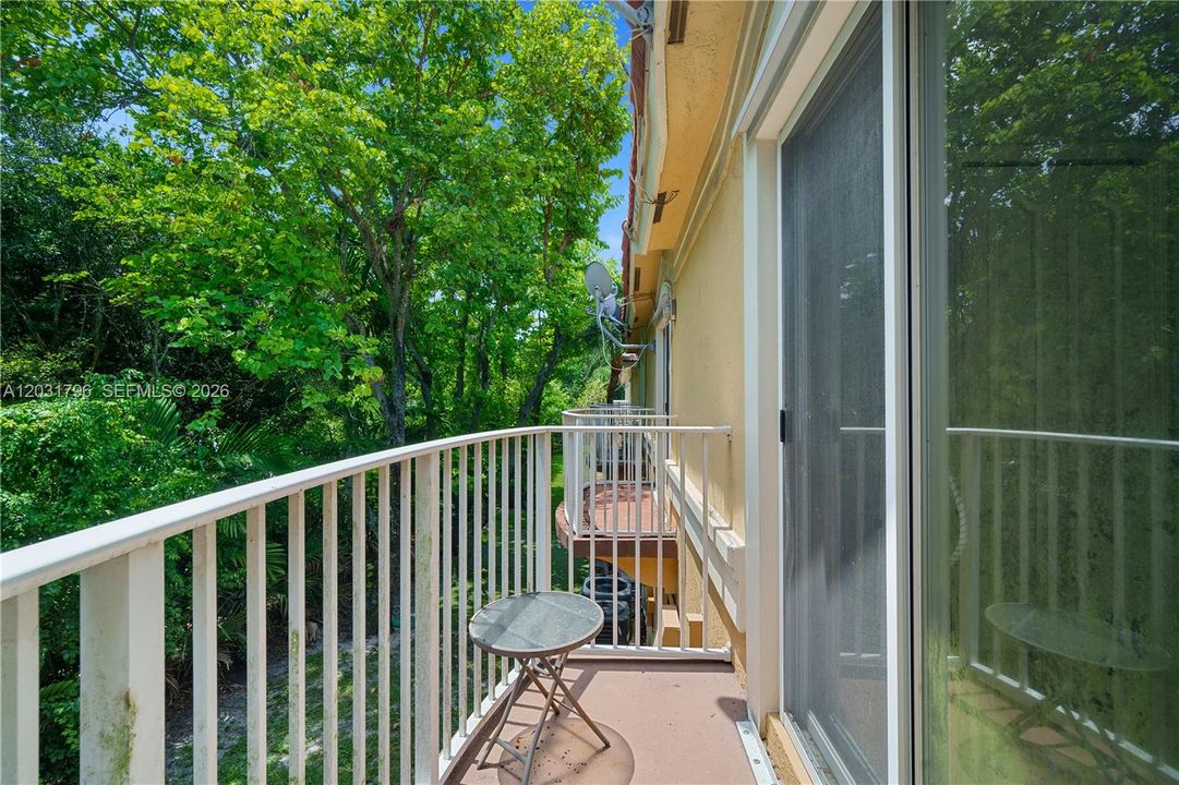 En Venta: $399,999 (3 camas, 3 baños, 1270 Pies cuadrados)