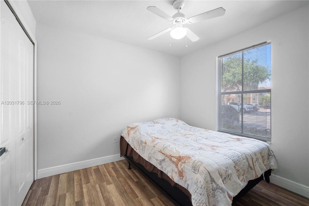 En Venta: $399,999 (3 camas, 3 baños, 1270 Pies cuadrados)