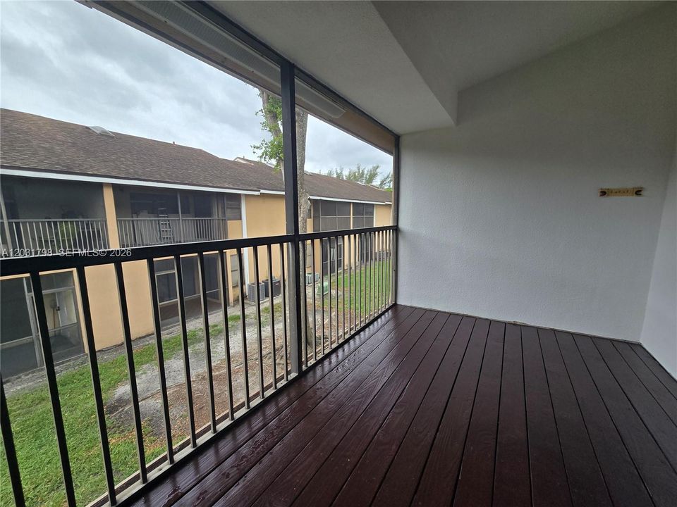 For Rent: $2,300 (2 beds, 2 baths, 1210 Square Feet)