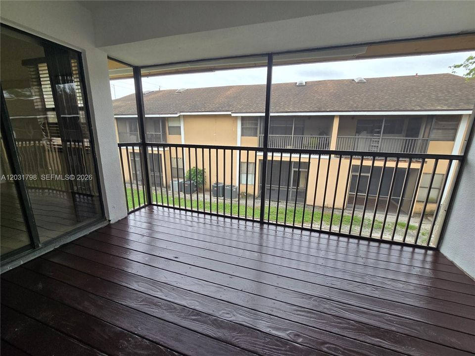 For Rent: $2,300 (2 beds, 2 baths, 1210 Square Feet)