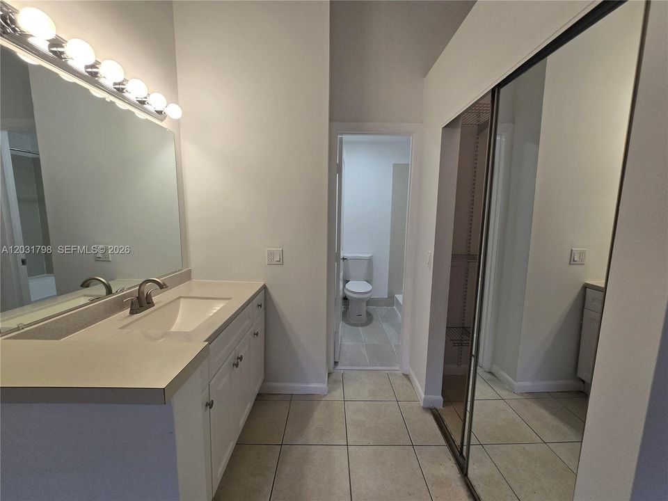For Rent: $2,300 (2 beds, 2 baths, 1210 Square Feet)
